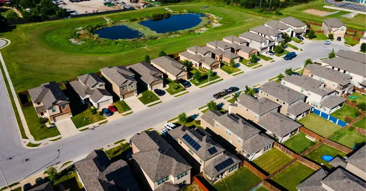 A prime neighborhood showing the benefits of Dallas real estate developers.